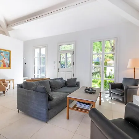 Salt & Sun Villa *