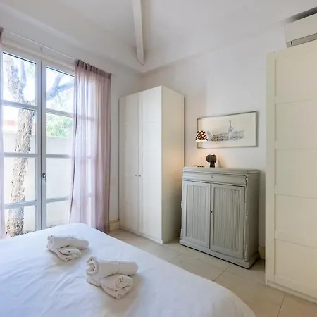 Salt & Sun Villa *