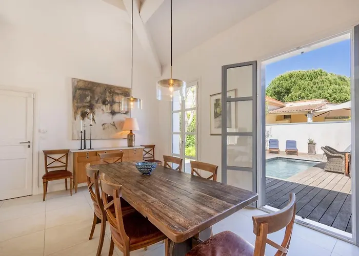 Salt & Sun Villa *