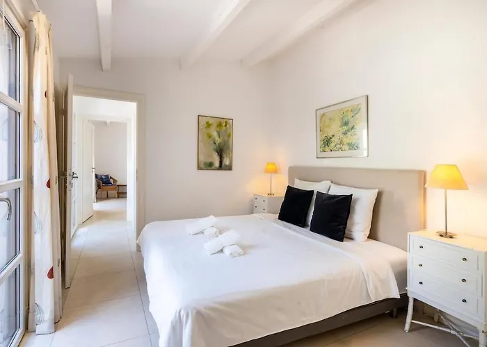 Salt & Sun Villa *